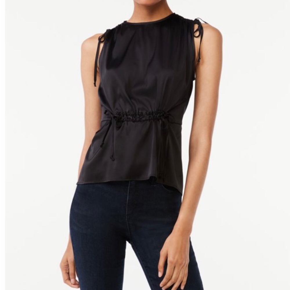 💛NWT💛Scoop Top